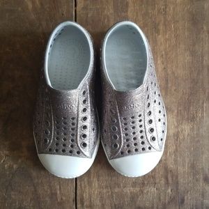 NATIVE JEFFERSON Kids C8 Water Shoes glitter 8